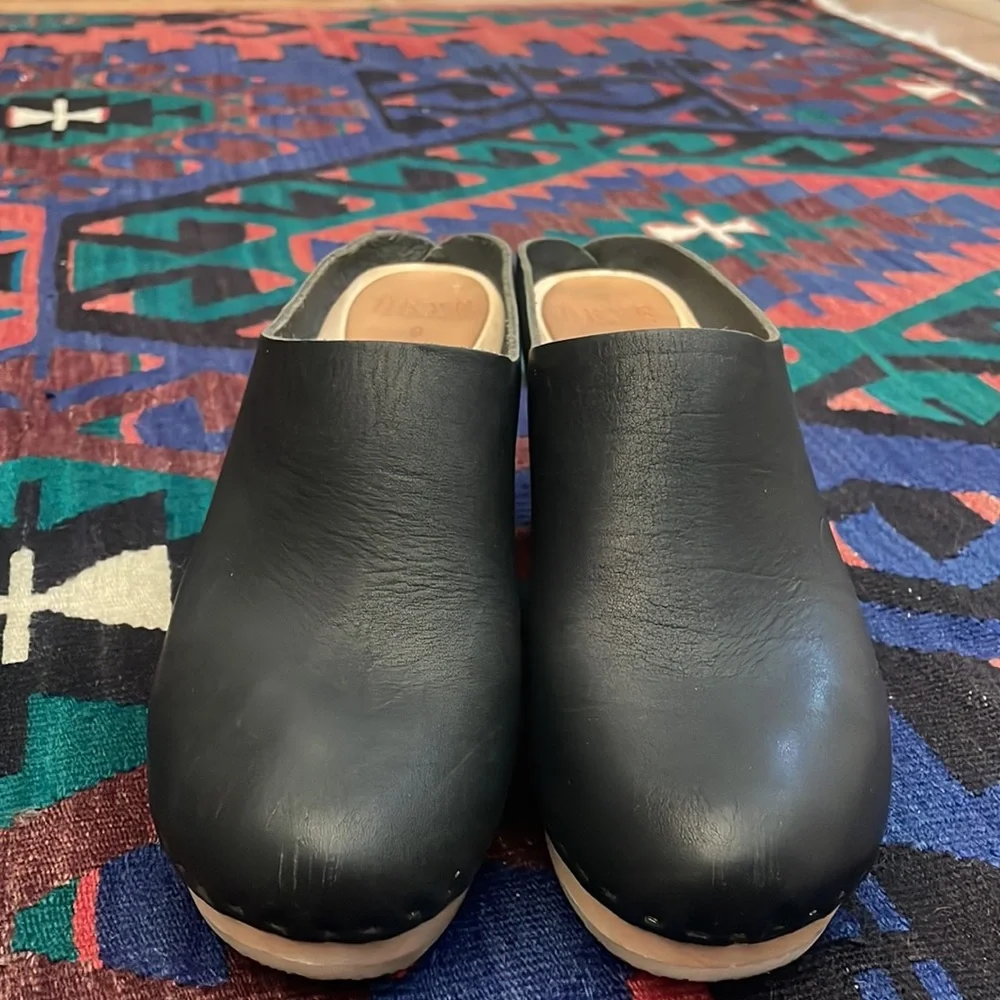 Bryr Black Leather Mule Clogs with Natural Wood Heel - Picture 2 of 10